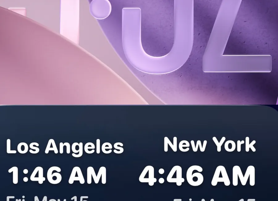 Tripmetic dual clock home screen widget comparing Los Angeles and New York date and time for travelers